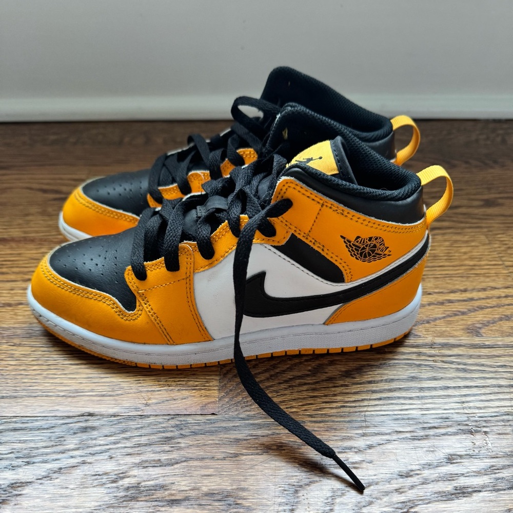 Nike Jordan Youth Air 1 Mid (GS) 554725 701 Taxi - Size 3Y Taxi/Black-white